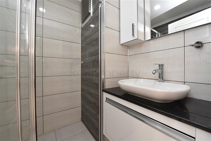 شقة غرفتين وصالة مع مطبخ منفصل - مفروشة وضمن مجمع سكني -محمودلار / الانيا 