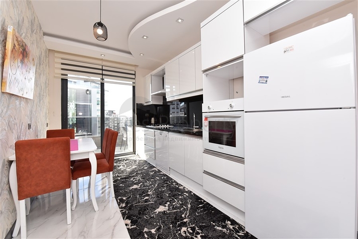 شقة غرفتين وصالة مع مطبخ منفصل - مفروشة وضمن مجمع سكني -محمودلار / الانيا 