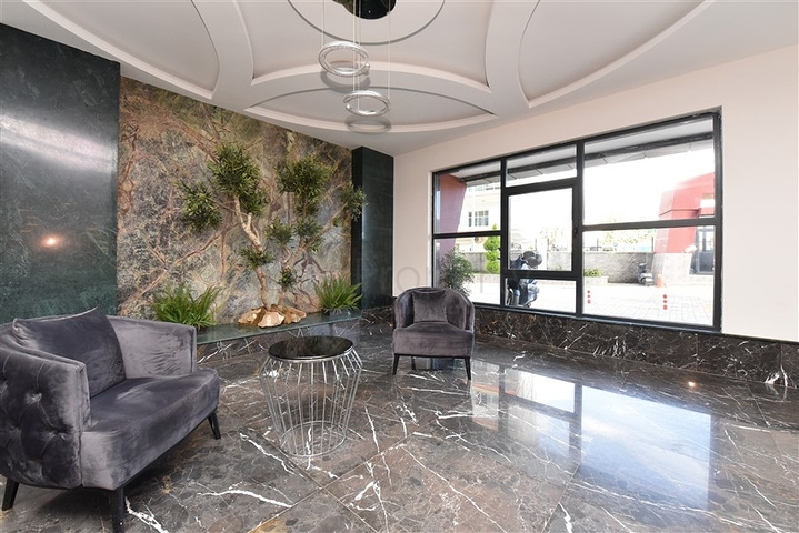 شقة غرفتين وصالة مع مطبخ منفصل - مفروشة وضمن مجمع سكني -محمودلار / الانيا 