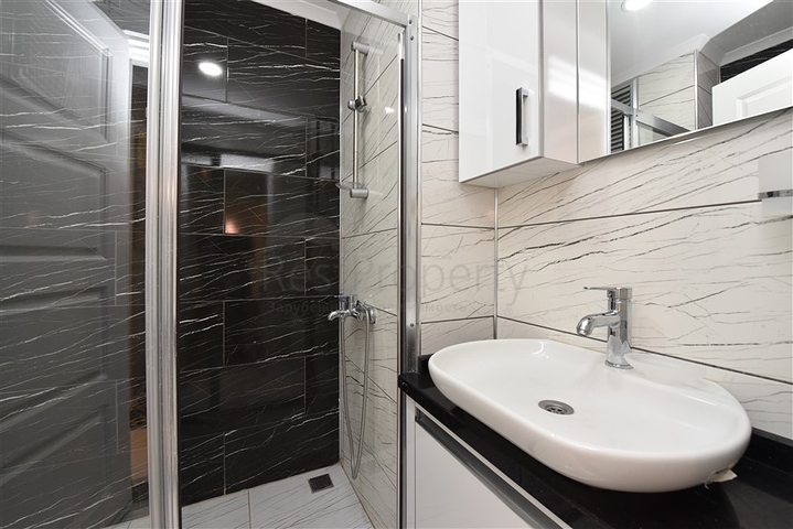 شقة غرفتين وصالة مع مطبخ منفصل - مفروشة وضمن مجمع سكني -محمودلار / الانيا 