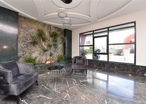 شقة غرفتين وصالة مع مطبخ منفصل - مفروشة وضمن مجمع سكني -محمودلار / الانيا 