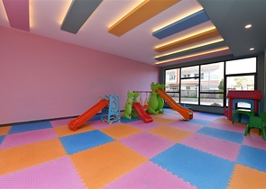 شقة غرفتين وصالة مع مطبخ منفصل - مفروشة وضمن مجمع سكني -محمودلار / الانيا 