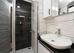 شقة غرفتين وصالة مع مطبخ منفصل - مفروشة وضمن مجمع سكني -محمودلار / الانيا 