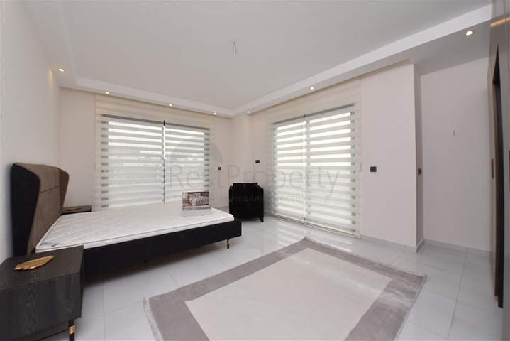 اطلالة بحر - دوبلكس 4 غرف وصالة -ضمن مجمع 5 نجوم -في محمودلار / الانيا 