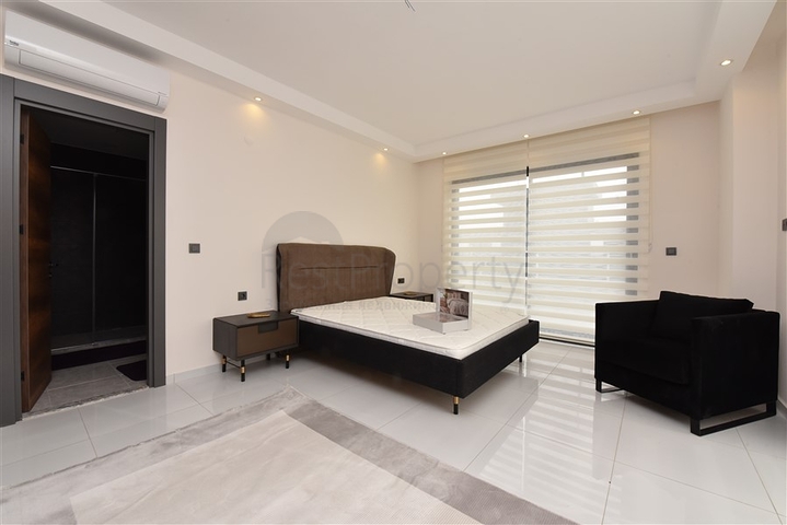 اطلالة بحر - دوبلكس 4 غرف وصالة -ضمن مجمع 5 نجوم -في محمودلار / الانيا 