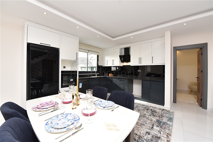 اطلالة بحر - دوبلكس 4 غرف وصالة -ضمن مجمع 5 نجوم -في محمودلار / الانيا 