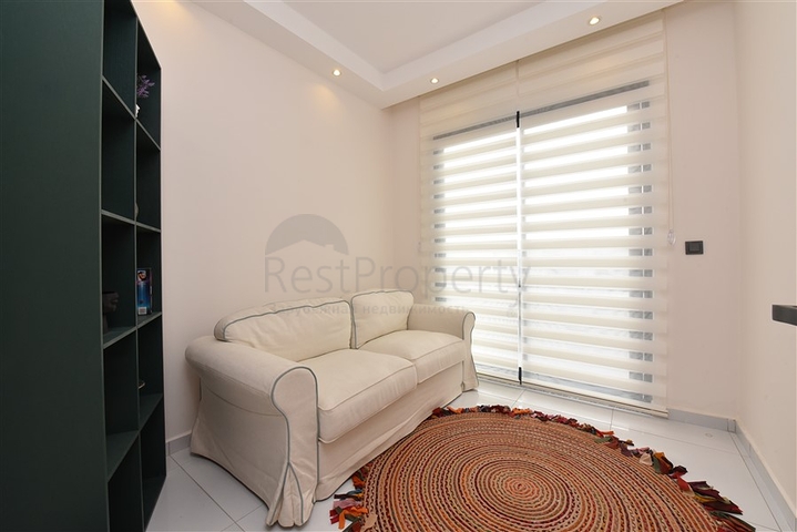 اطلالة بحر - دوبلكس 4 غرف وصالة -ضمن مجمع 5 نجوم -في محمودلار / الانيا 