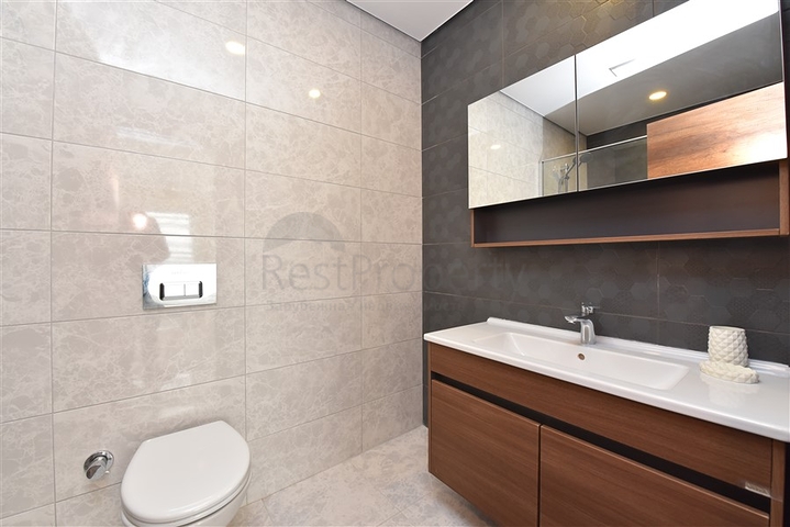 اطلالة بحر - دوبلكس 4 غرف وصالة -ضمن مجمع 5 نجوم -في محمودلار / الانيا 