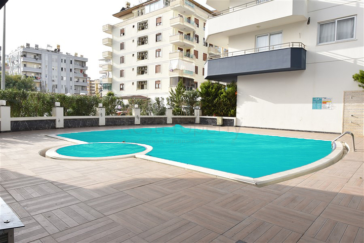 دوبلكس للبيع في الانيا - تصميم 4 غرف وصالة ضمن مجمع حديث -في محمودلار / الانيا 