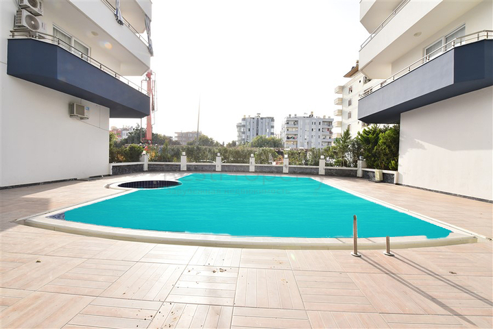 دوبلكس للبيع في الانيا - تصميم 4 غرف وصالة ضمن مجمع حديث -في محمودلار / الانيا 