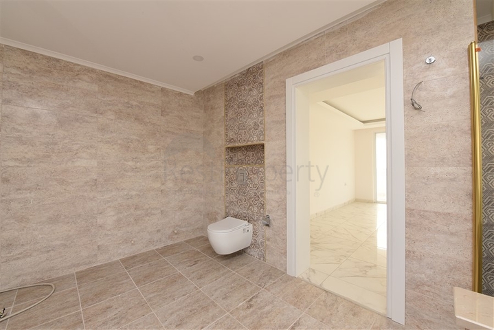 دوبلكس للبيع في الانيا - تصميم 4 غرف وصالة ضمن مجمع حديث -في محمودلار / الانيا 