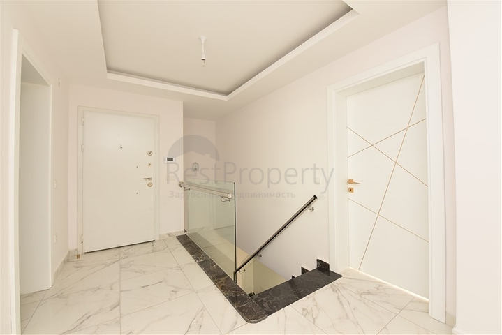 دوبلكس للبيع في الانيا - تصميم 4 غرف وصالة ضمن مجمع حديث -في محمودلار / الانيا 