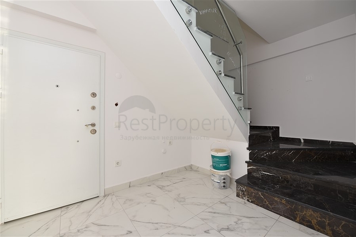 دوبلكس للبيع في الانيا - تصميم 4 غرف وصالة ضمن مجمع حديث -في محمودلار / الانيا 