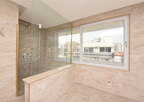 دوبلكس للبيع في الانيا - تصميم 4 غرف وصالة ضمن مجمع حديث -في محمودلار / الانيا 