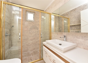 دوبلكس للبيع في الانيا - تصميم 4 غرف وصالة ضمن مجمع حديث -في محمودلار / الانيا 