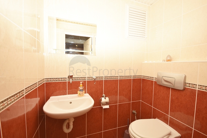 شقق واسعة في الانيا - تصميم 3 غرف وصالة مفروشة -في محمودلار / الانيا 