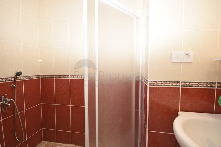 شقق واسعة في الانيا - تصميم 3 غرف وصالة مفروشة -في محمودلار / الانيا 