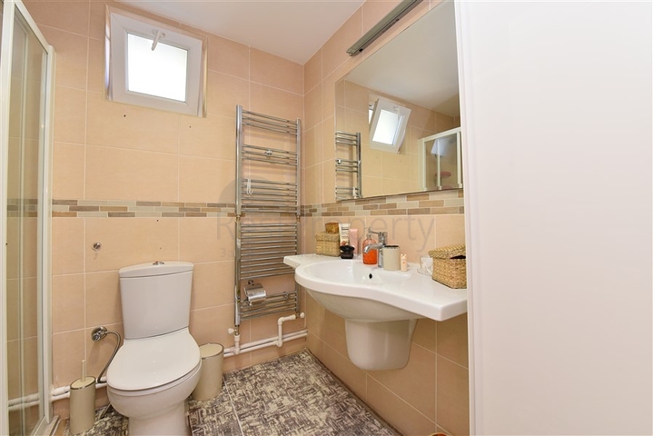 تصميم انيق - شقة غرفتين وصالة مفروشة -في كوناكلي / الانيا 