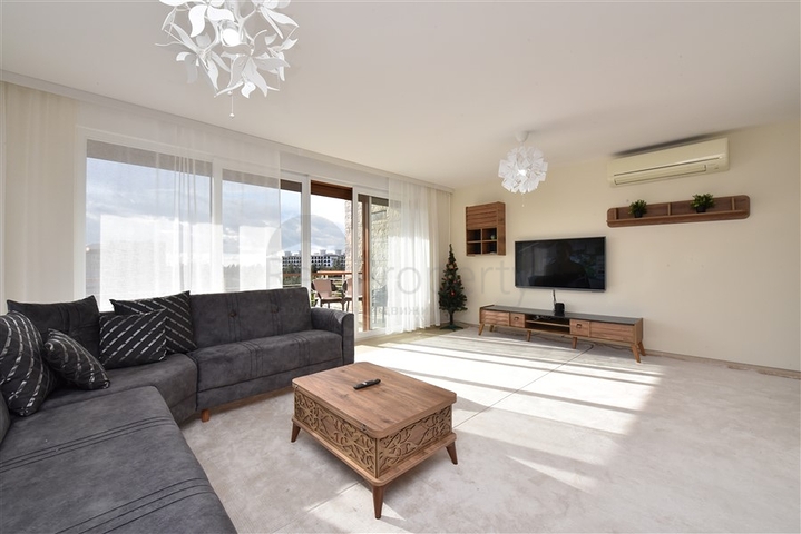 تصميم انيق - شقة غرفتين وصالة مفروشة -في كوناكلي / الانيا 