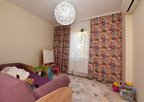 تصميم انيق - شقة غرفتين وصالة مفروشة -في كوناكلي / الانيا 