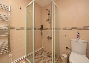 تصميم انيق - شقة غرفتين وصالة مفروشة -في كوناكلي / الانيا 