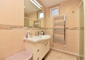 تصميم انيق - شقة غرفتين وصالة مفروشة -في كوناكلي / الانيا 