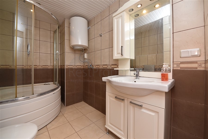 خلف مول الانيوم - شقة عائلية 2 غرفة وصالة -مع الاثاث - في جيكجلي / الانيا 