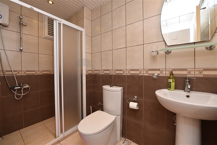 خلف مول الانيوم - شقة عائلية 2 غرفة وصالة -مع الاثاث - في جيكجلي / الانيا 