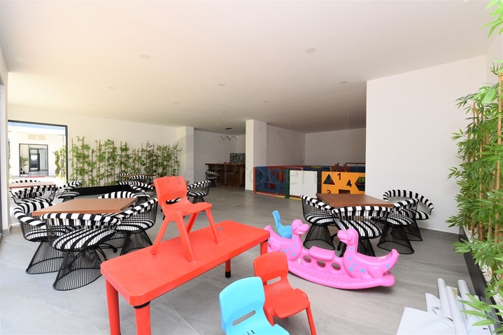 شقق للبيع في اوبا - غرفة وصالة ضمن مجمع حديث -اوبا / الانيا 