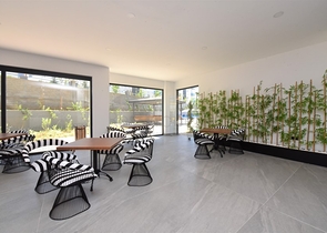 شقق للبيع في اوبا - غرفة وصالة ضمن مجمع حديث -اوبا / الانيا 