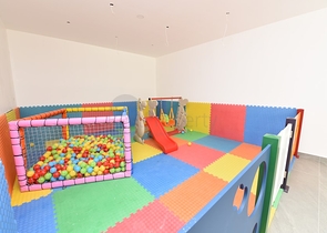 شقق للبيع في اوبا - غرفة وصالة ضمن مجمع حديث -اوبا / الانيا 