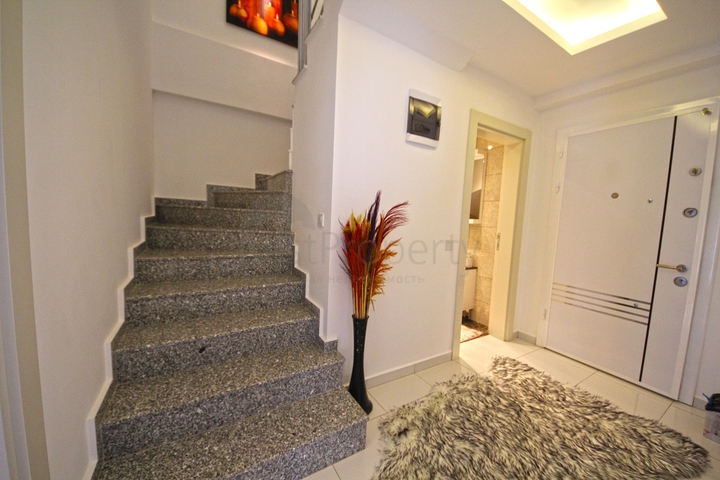 اطلالة بحر في الانيا - دوبلكس فاخرة 3 غرف وصالة - في محمودلار / الانيا 