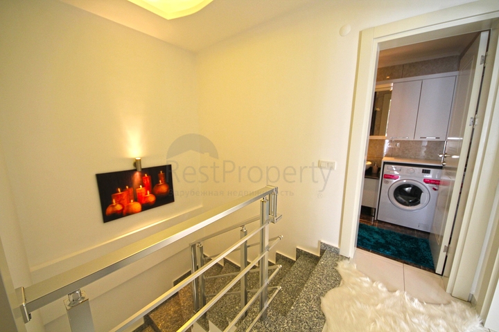 اطلالة بحر في الانيا - دوبلكس فاخرة 3 غرف وصالة - في محمودلار / الانيا 