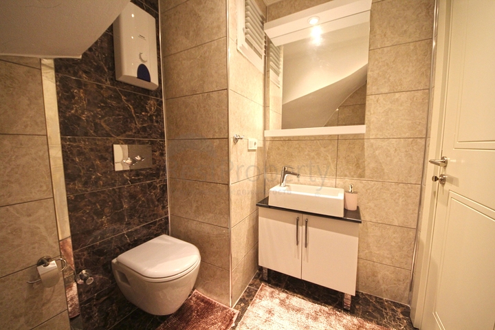 اطلالة بحر في الانيا - دوبلكس فاخرة 3 غرف وصالة - في محمودلار / الانيا 