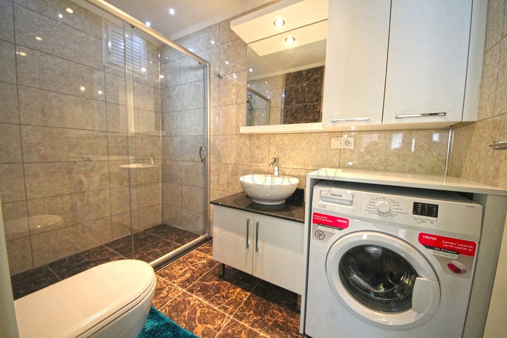 اطلالة بحر في الانيا - دوبلكس فاخرة 3 غرف وصالة - في محمودلار / الانيا 