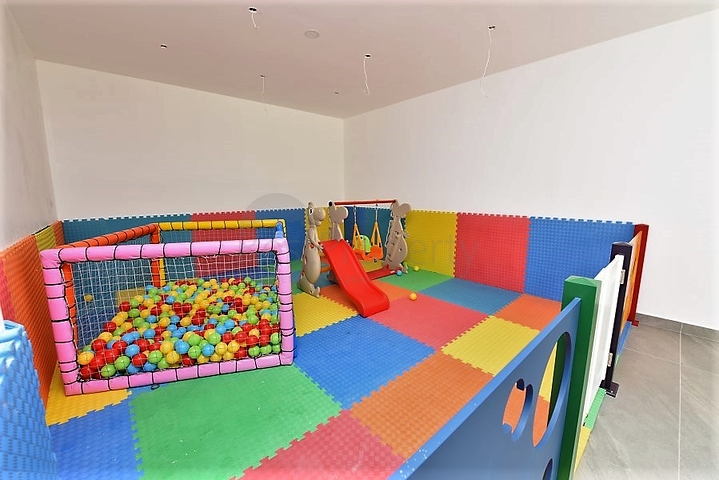 شقة غرفة وصالة ضمن مجمع حديث -اوبا / الانيا 