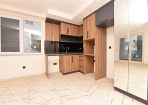 شقة غرفة وصالة ضمن مجمع حديث -اوبا / الانيا 