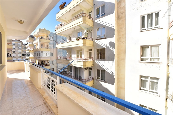 شقق بأسعار منخفضة في الانيا -3 غرف وصالة مع مطبخ منفصل -قريبة من البحر - محمودلار / الانيا 