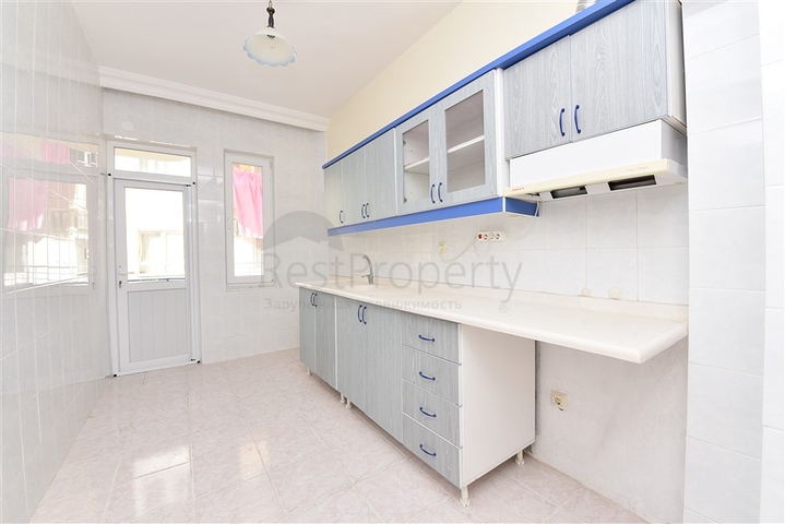 شقق بأسعار منخفضة في الانيا -3 غرف وصالة مع مطبخ منفصل -قريبة من البحر - محمودلار / الانيا 