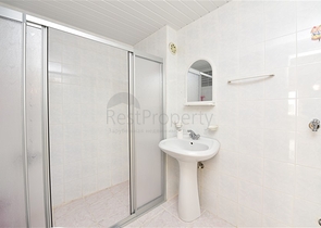 شقق بأسعار منخفضة في الانيا -3 غرف وصالة مع مطبخ منفصل -قريبة من البحر - محمودلار / الانيا 