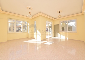 شقق بأسعار منخفضة في الانيا -3 غرف وصالة مع مطبخ منفصل -قريبة من البحر - محمودلار / الانيا 