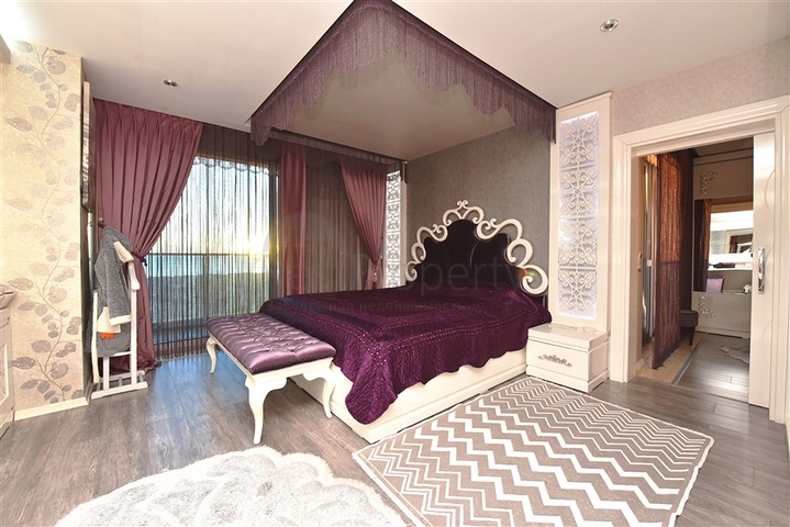 من افخم الفلل في الانيا - اطلالة ساحرة على البحر والقلعة - في مركز الانيا 