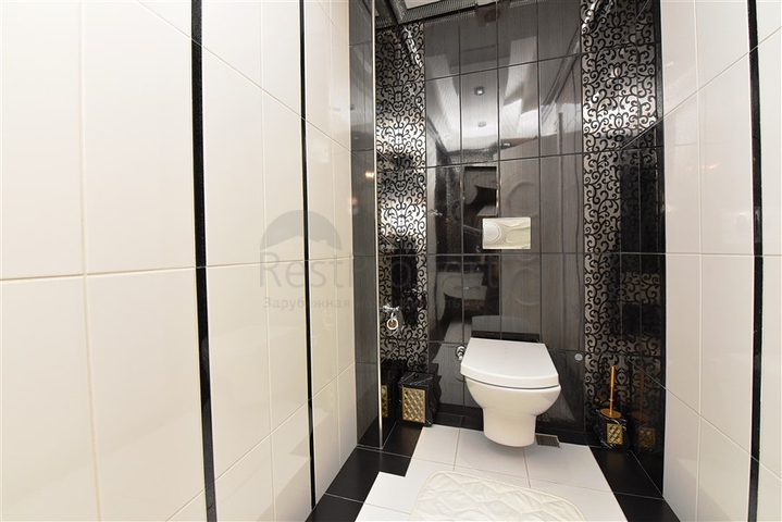 من افخم الفلل في الانيا - اطلالة ساحرة على البحر والقلعة - في مركز الانيا 