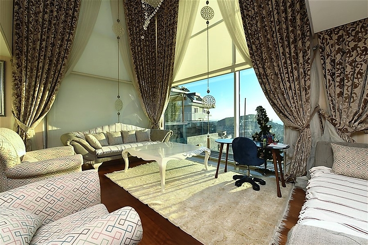 من افخم الفلل في الانيا - اطلالة ساحرة على البحر والقلعة - في مركز الانيا 