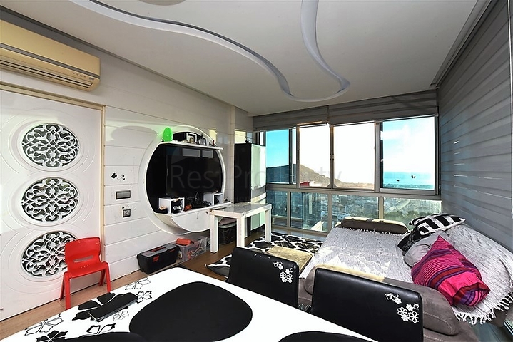 من افخم الفلل في الانيا - اطلالة ساحرة على البحر والقلعة - في مركز الانيا 