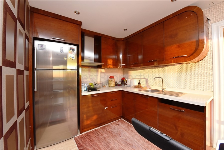 من افخم الفلل في الانيا - اطلالة ساحرة على البحر والقلعة - في مركز الانيا 