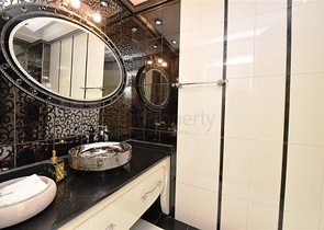 من افخم الفلل في الانيا - اطلالة ساحرة على البحر والقلعة - في مركز الانيا 