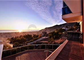 من افخم الفلل في الانيا - اطلالة ساحرة على البحر والقلعة - في مركز الانيا 