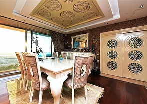 من افخم الفلل في الانيا - اطلالة ساحرة على البحر والقلعة - في مركز الانيا 