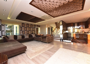 من افخم الفلل في الانيا - اطلالة ساحرة على البحر والقلعة - في مركز الانيا 